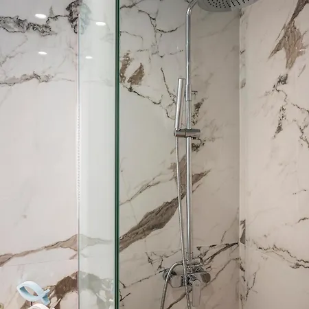 Apartman Avra *